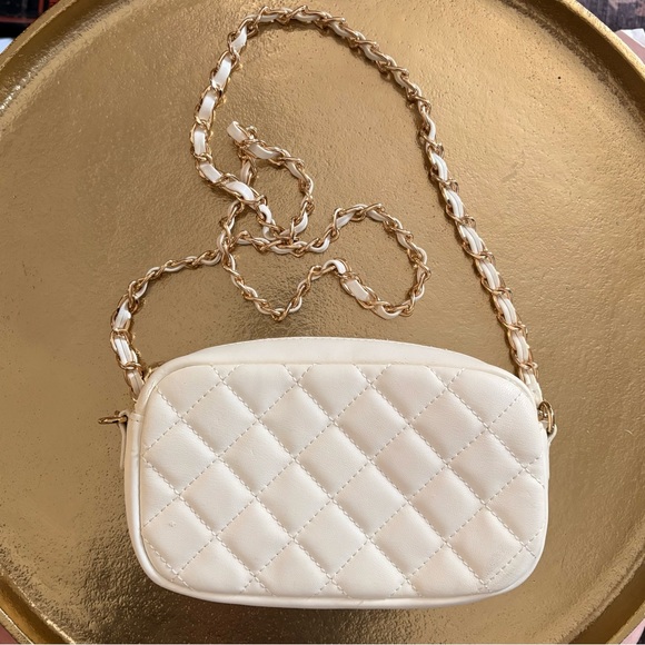 NWOT Forever21 White Quilted Chain Crossbody - Picture 2 of 12